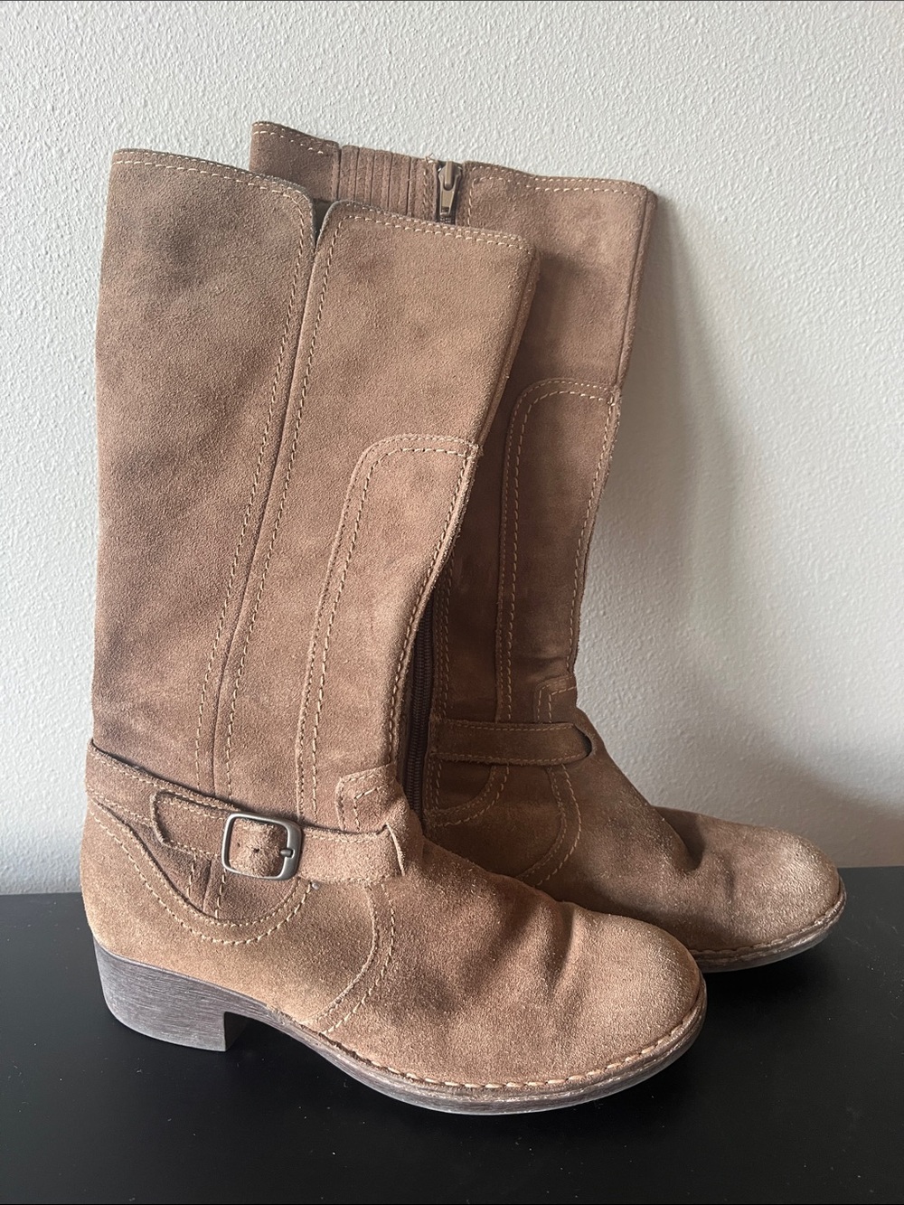 Clarks Women’s Mid-Calf Riding Boots in Tan Brown Suede Leather Size 7